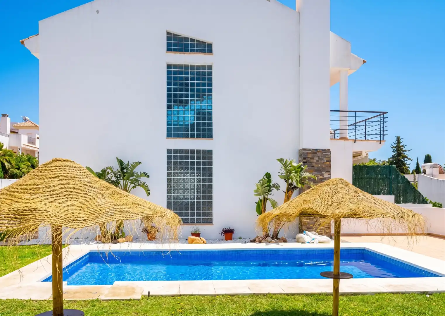 Piscina de Casa adosada en venta en Benalmádena con Aire acondicionado, Terraza y Trastero
