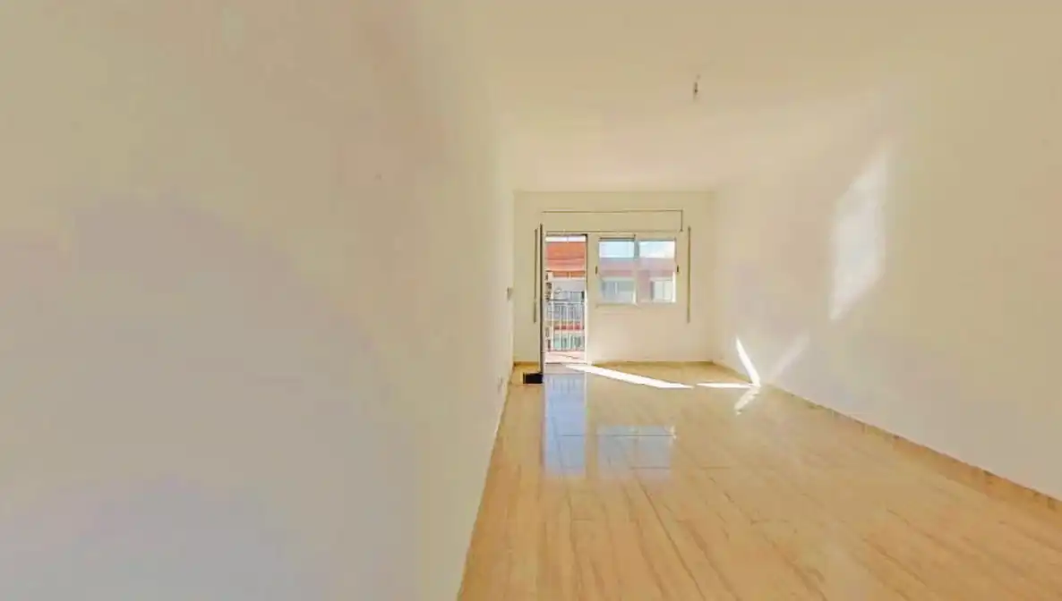 Sala d'estar de Pis en venda en El Prat de Llobregat amb Balcó