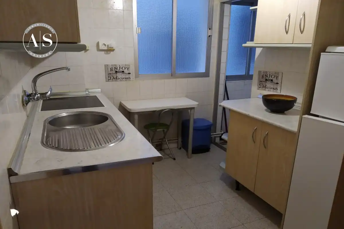 Küche von Wohnung zum Verkauf in Granada mit Klimaanlage und Heizung