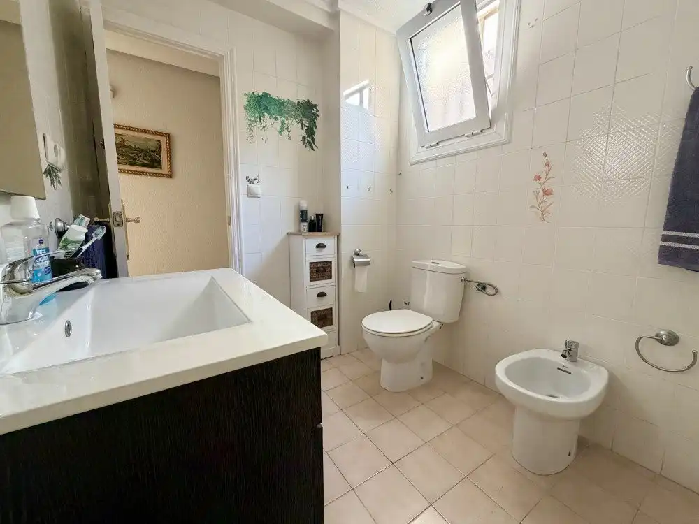 Bany de Apartament en venda en Elche / Elx amb Traster i Moblat