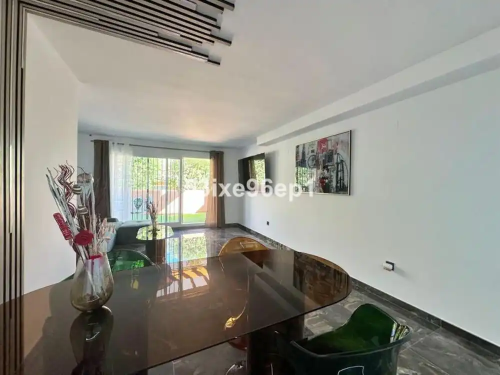 Apartamento de alquiler en Marbella con Aire acondicionado, Jardín privado y Terraza