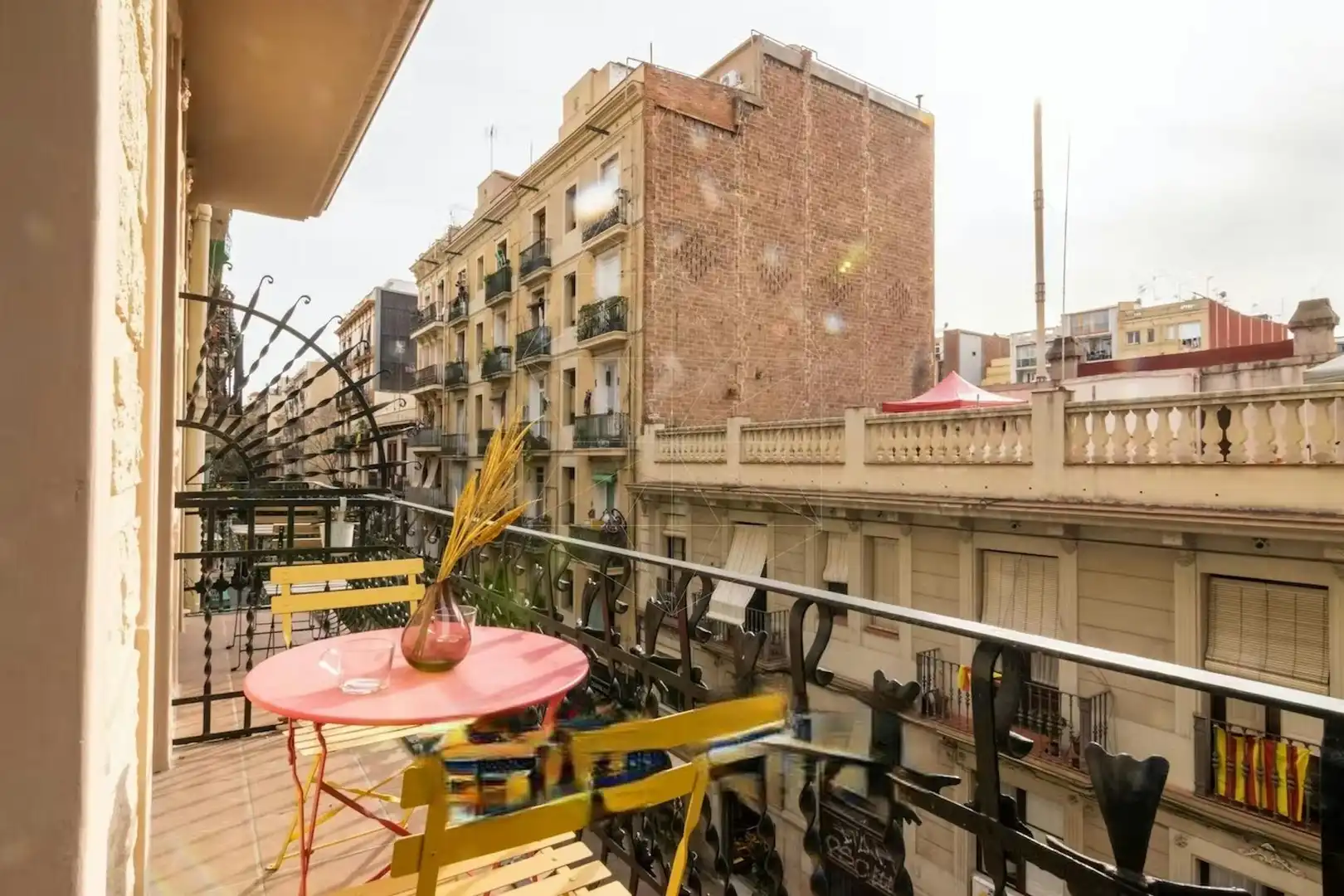 Terrasse von Wohnung zur Miete in Barcelona mit Möbliert, Waschmaschine und Fernseher