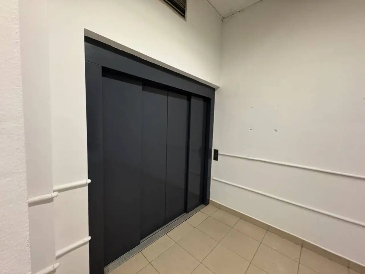 Local comercial de lloguer a Avenida Andalucía, imagen 23