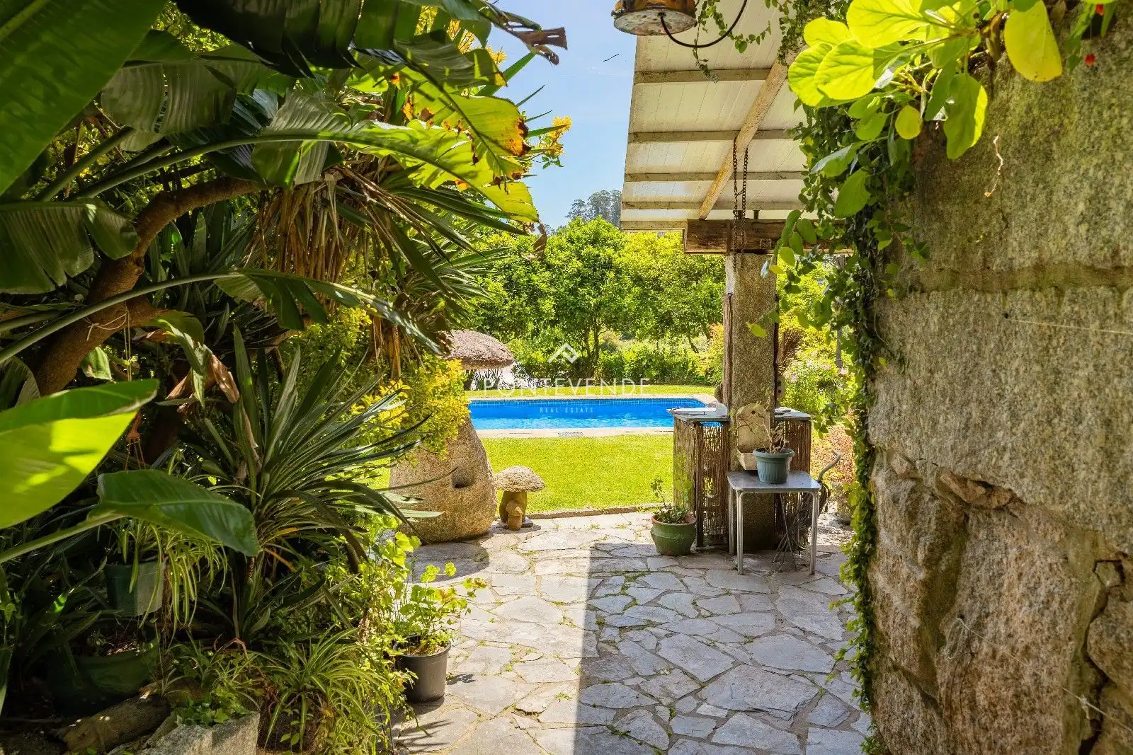 Jardí de Casa o xalet en venda en Pontevedra Capital  amb Terrassa, Traster i Piscina