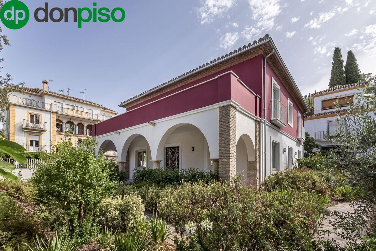 Exterior view of House or chalet for sale in  Granada Capital  with Air Conditioner, Heating and Private garden