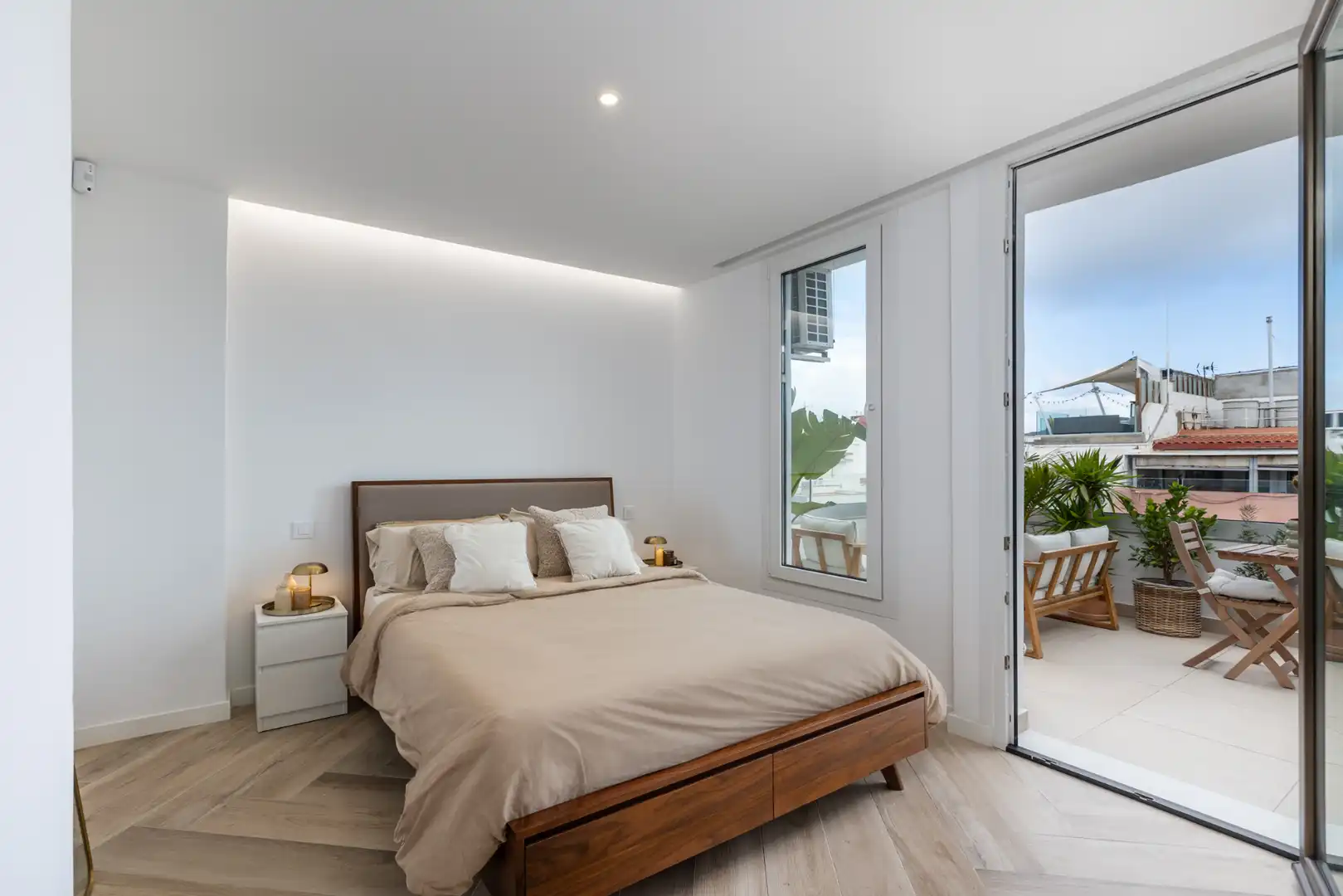 Schlafzimmer von Dachboden zum Verkauf in Las Palmas de Gran Canaria mit Klimaanlage, Terrasse und Möbliert