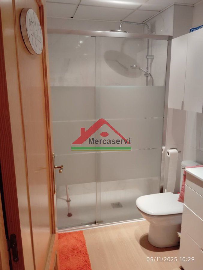 Bathroom of Flat for sale in Vinaròs  with Air Conditioner, Heating and Balcony