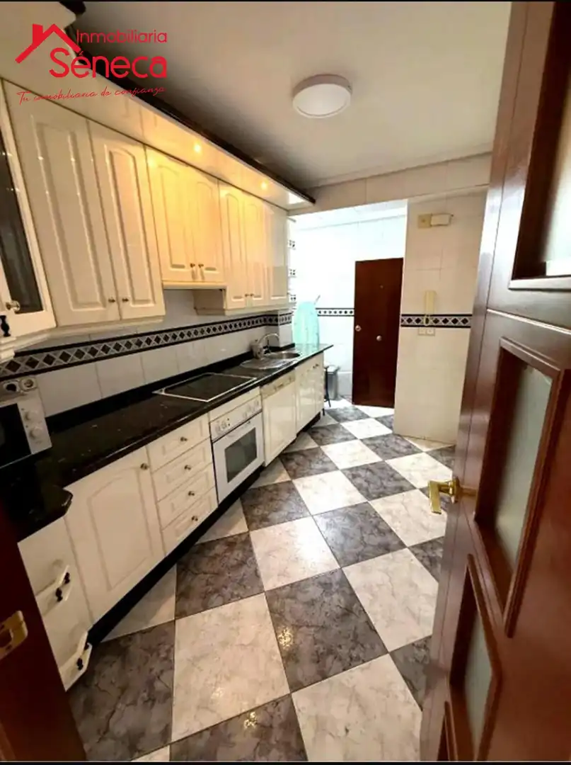 Flat with lift for sale in de la Victoria, imagen 5