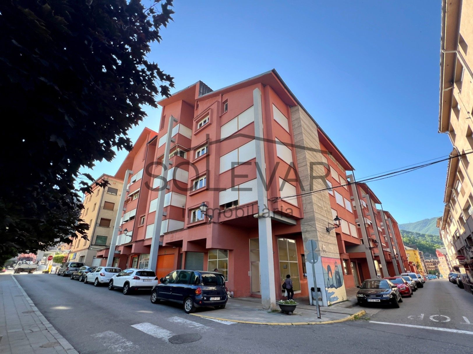 Vista exterior de Pis en venda en El Pont de Suert amb Traster