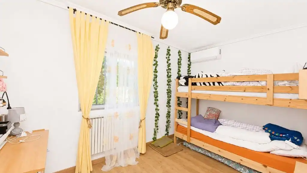 Dormitori de Casa o xalet en venda en Cadalso de los Vidrios amb Aire condicionat, Calefacció i Jardí privat