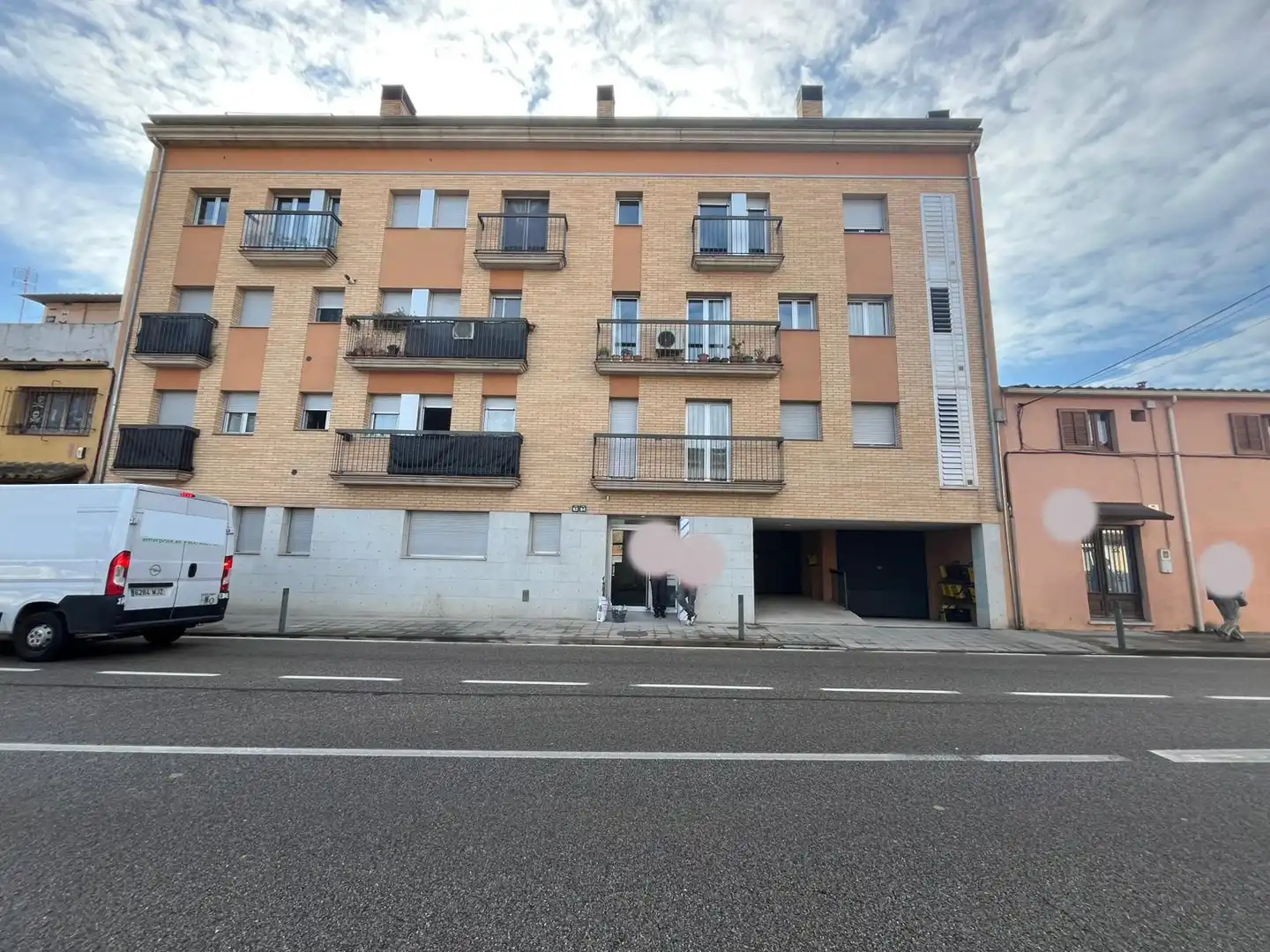 Außenansicht von Garage zum Verkauf in Celrà