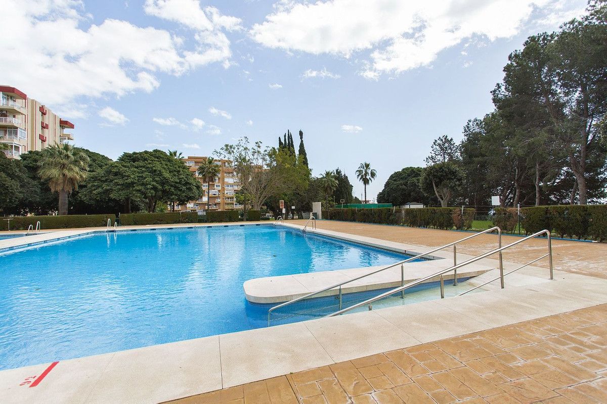 Swimming pool of Apartment for sale in Benalmádena  with Air Conditioner, Heating and Swimming Pool