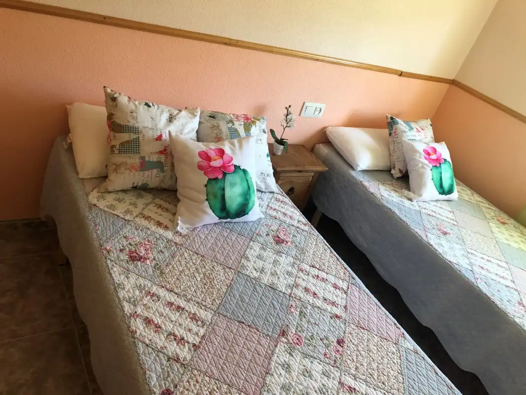 Dormitori de Casa adosada en venda en Ròtova amb Aire condicionat, Moblat i Balcó