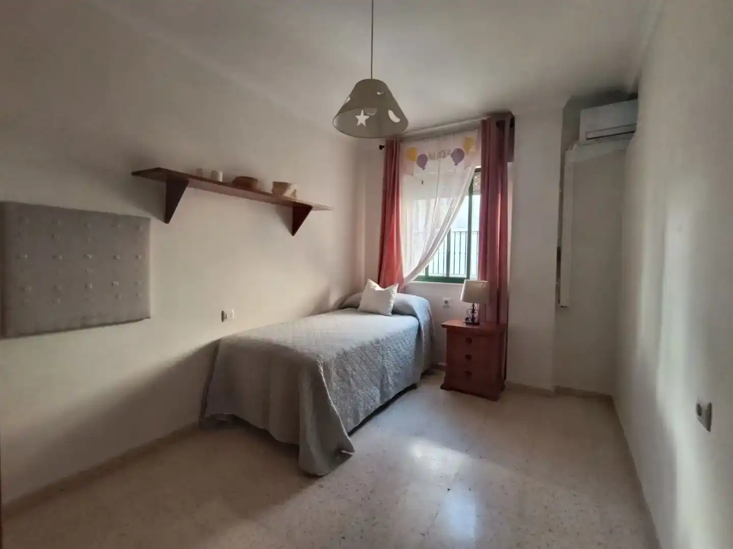 Dormitori de Pis en venda en Lebrija amb Aire condicionat i Balcó