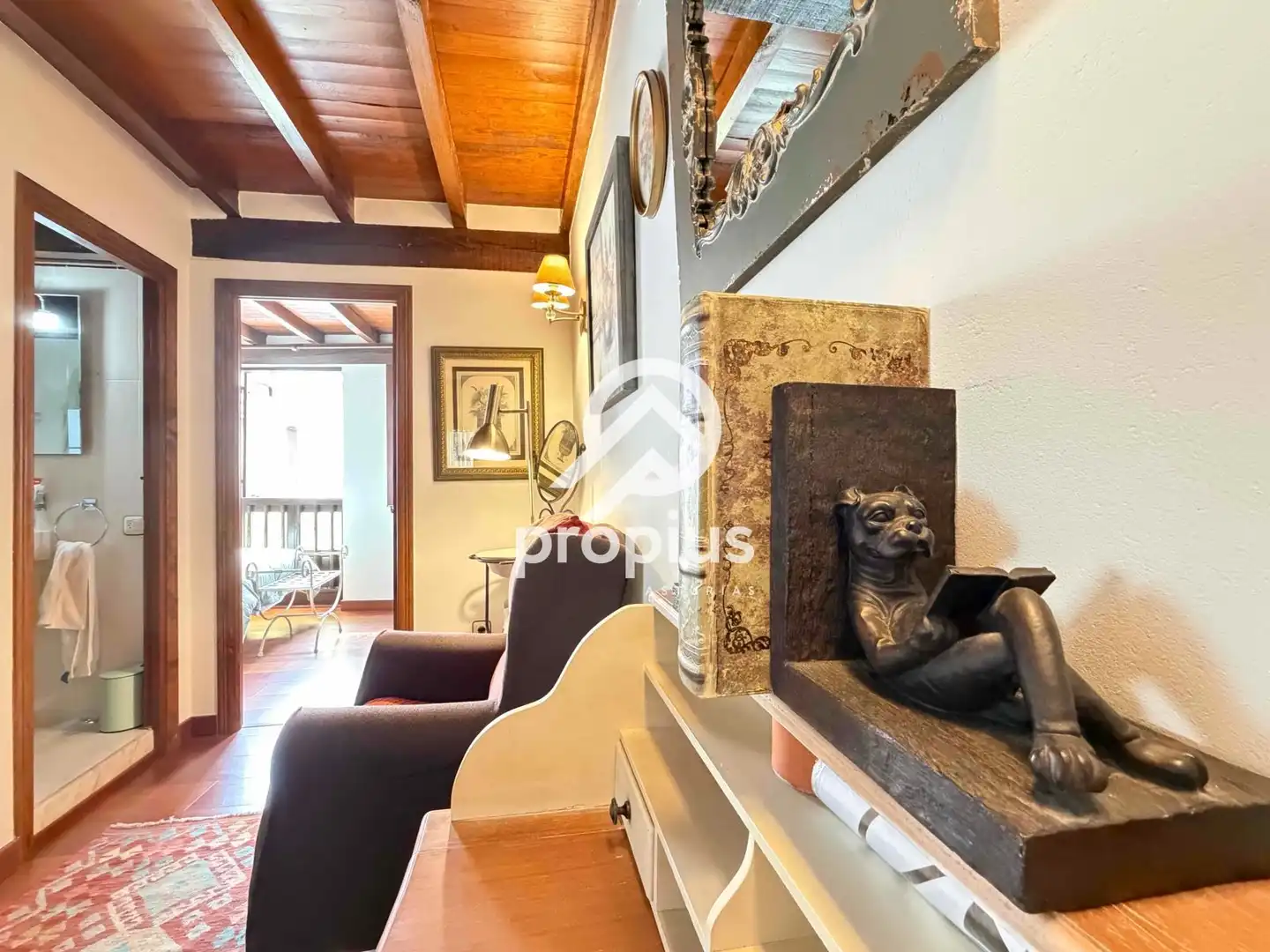 Sala de estar de Casa adosada en venta en Llanes con Calefacción, Trastero y Amueblado