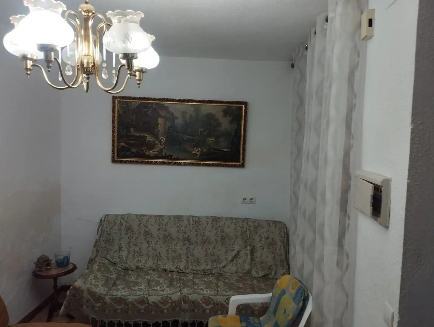Sala d'estar de Casa adosada en venda en Santa Cruz del Comercio