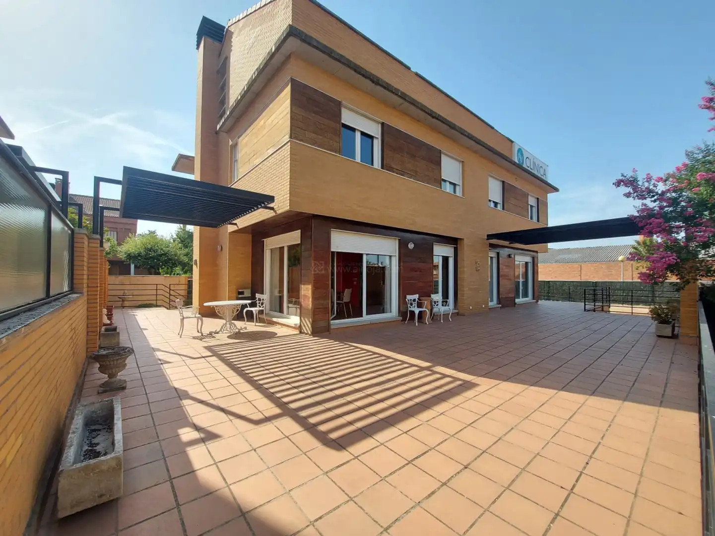 Casa con terraza en venta en Lardero - Castilla