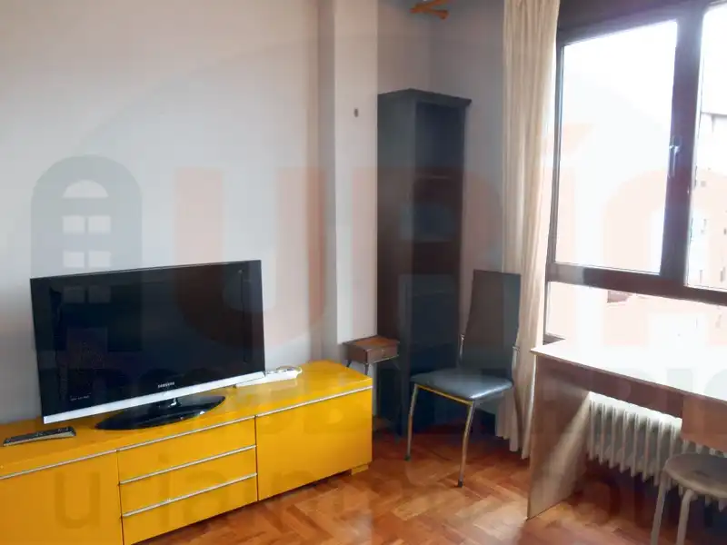Apartments for rent in Calle Nueve de Mayo, Salesas - Foncalada - Campoamor