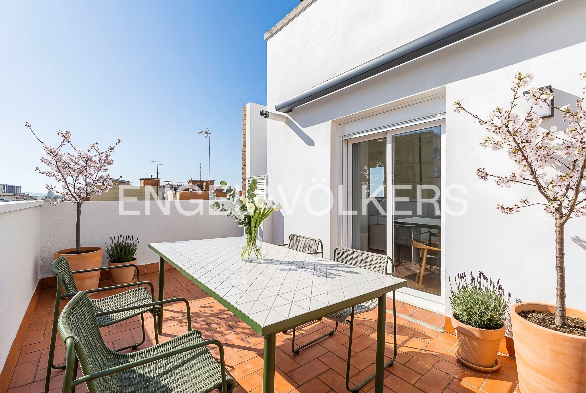 Terrace of Attic to rent in  Barcelona Capital  with Air Conditioner, Heating and Parquet flooring