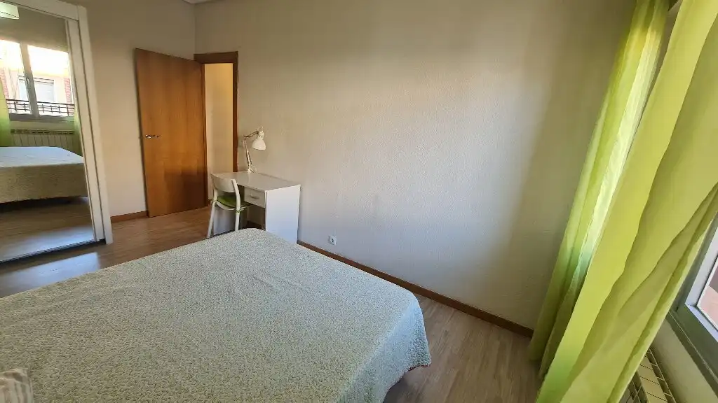 Bedroom of Flat for rent in  Logroño  with Heating, Parquet flooring and Terrace