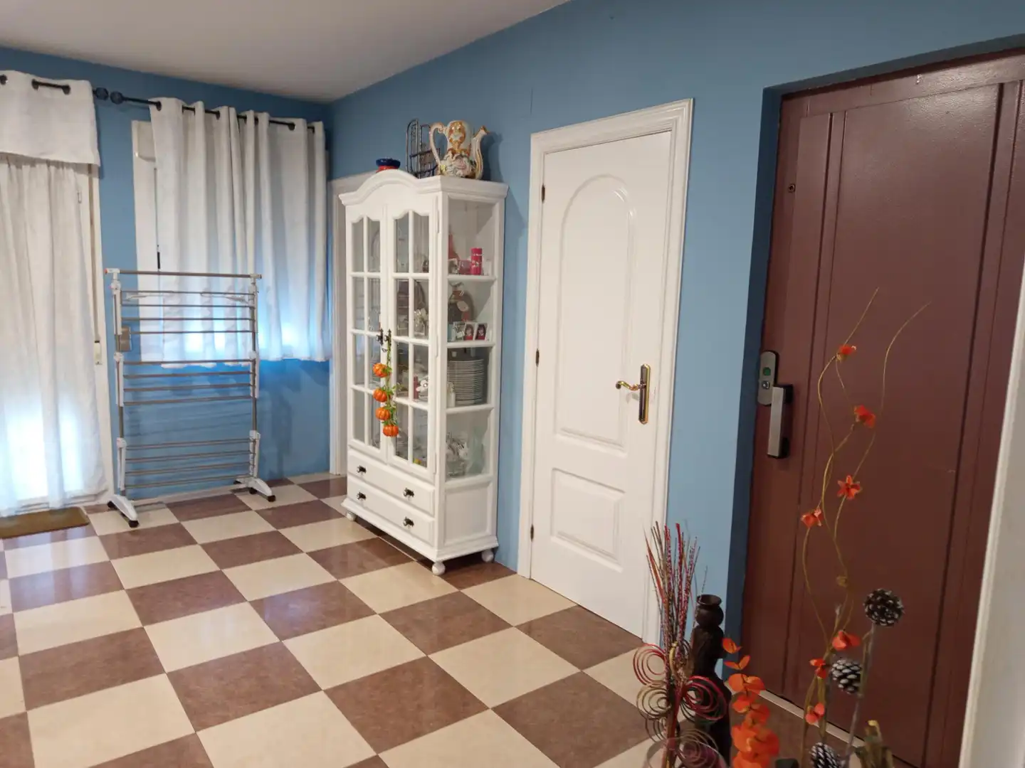 Dormitori de Casa o xalet en venda en Jaén amb Aire condicionat, Calefacció i Jardí privat