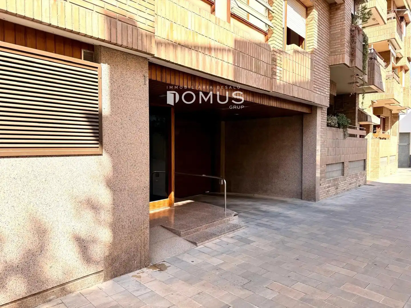 Business premises for sale in pou, imagen 3