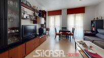 Living room of Flat for sale in Parla  with Heating, Swimming Pool and Community pool