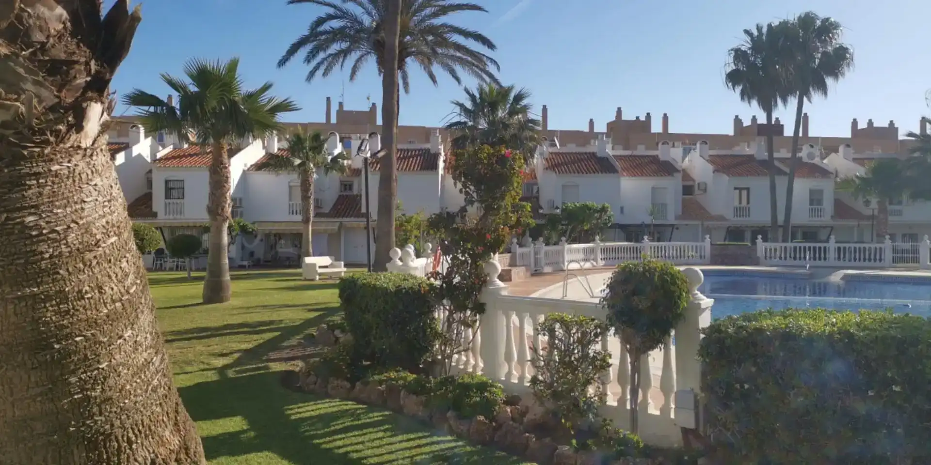 Vista exterior de Apartamento de alquiler en Málaga con Aire acondicionado, Piscina y Amueblado