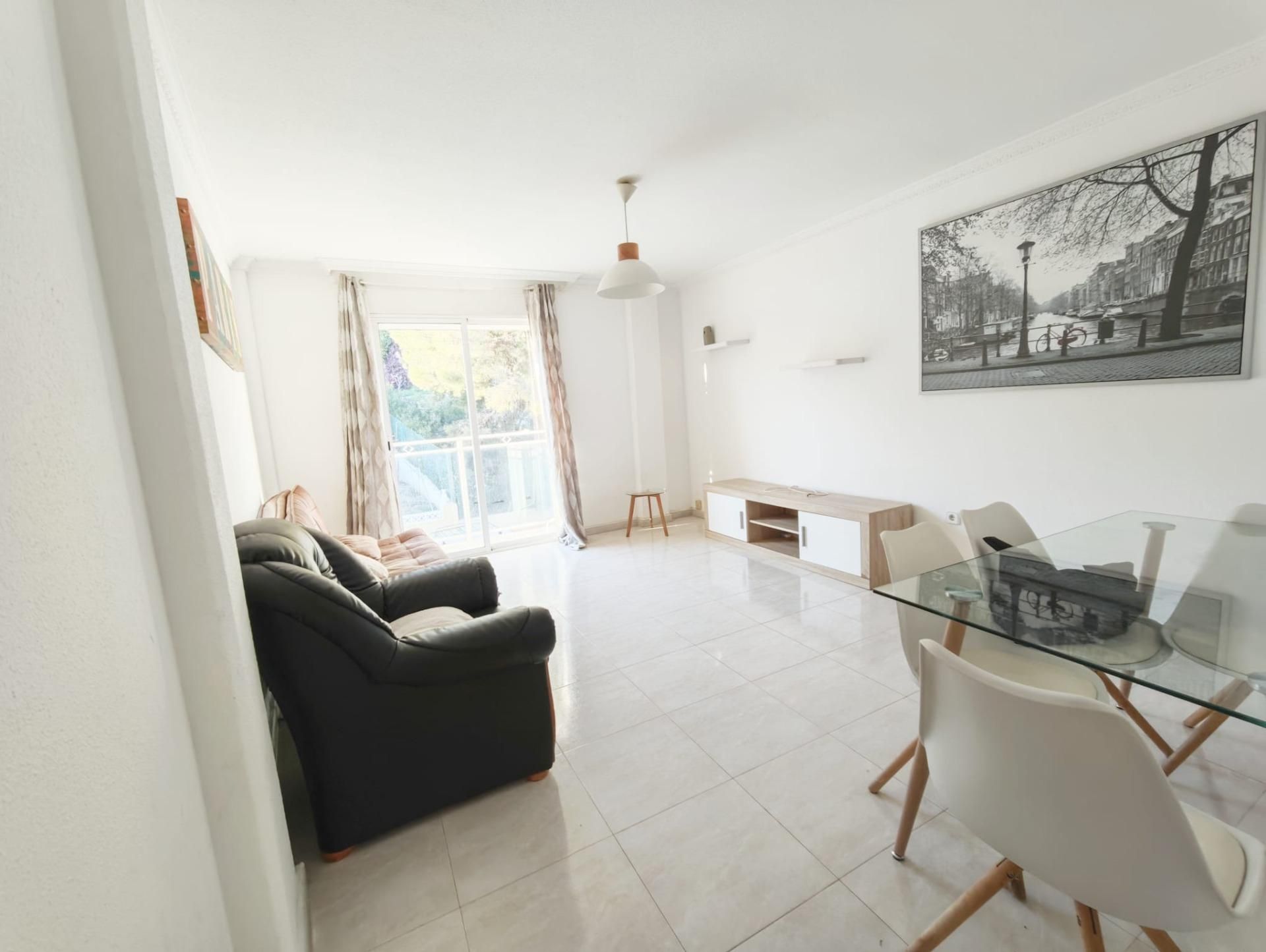 Sala d'estar de Pis en venda en La Nucia amb Terrassa, Moblat i Balcó