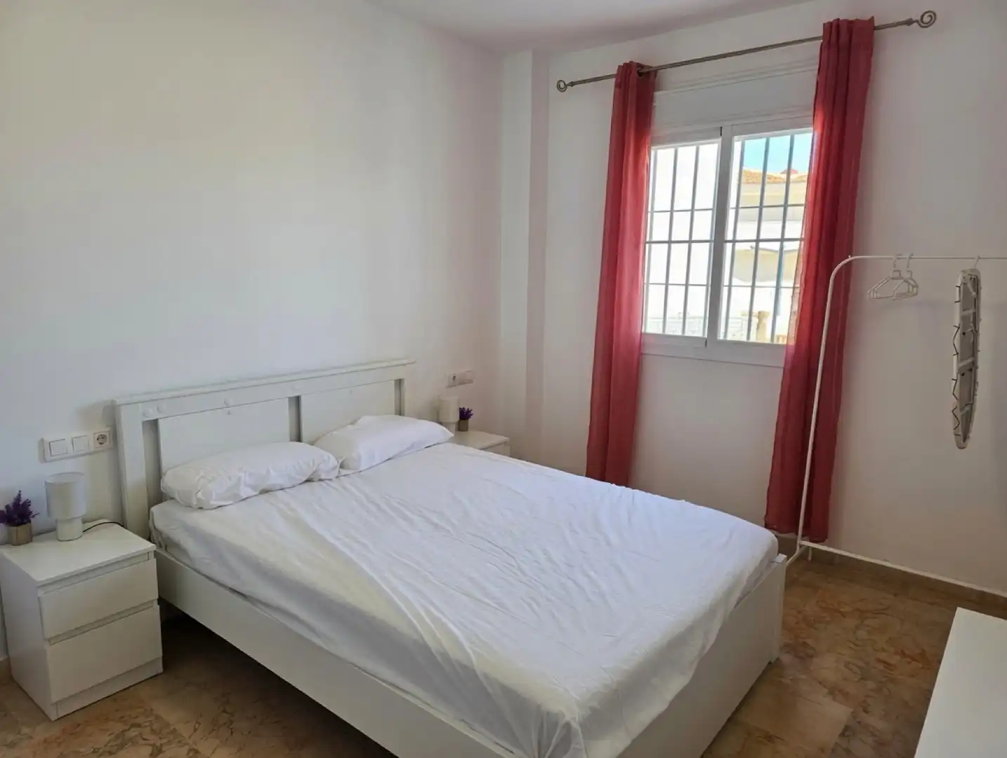 Habitación de Planta baja en venta en Manilva con Aire acondicionado, Terraza y Piscina