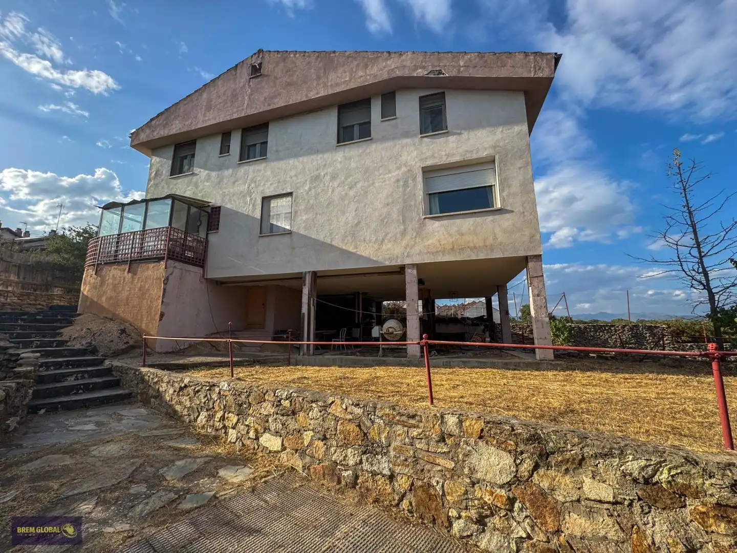 Vista exterior de Casa o xalet en venda en Puentes Viejas amb Jardí privat, Traster i Moblat