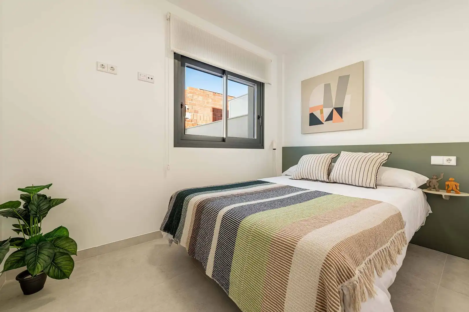 Terraced house with pool for sale in Calle Calle Dinamarca 5, imagen 5