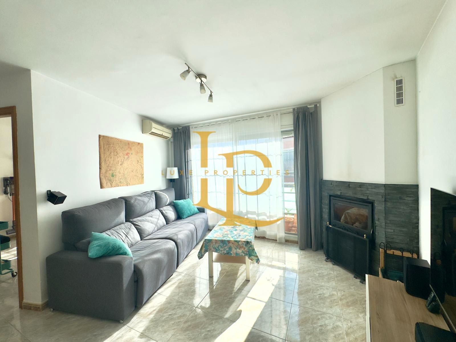 Living room of Single-family semi-detached for sale in Rubí  with Air Conditioner, Heating and Terrace