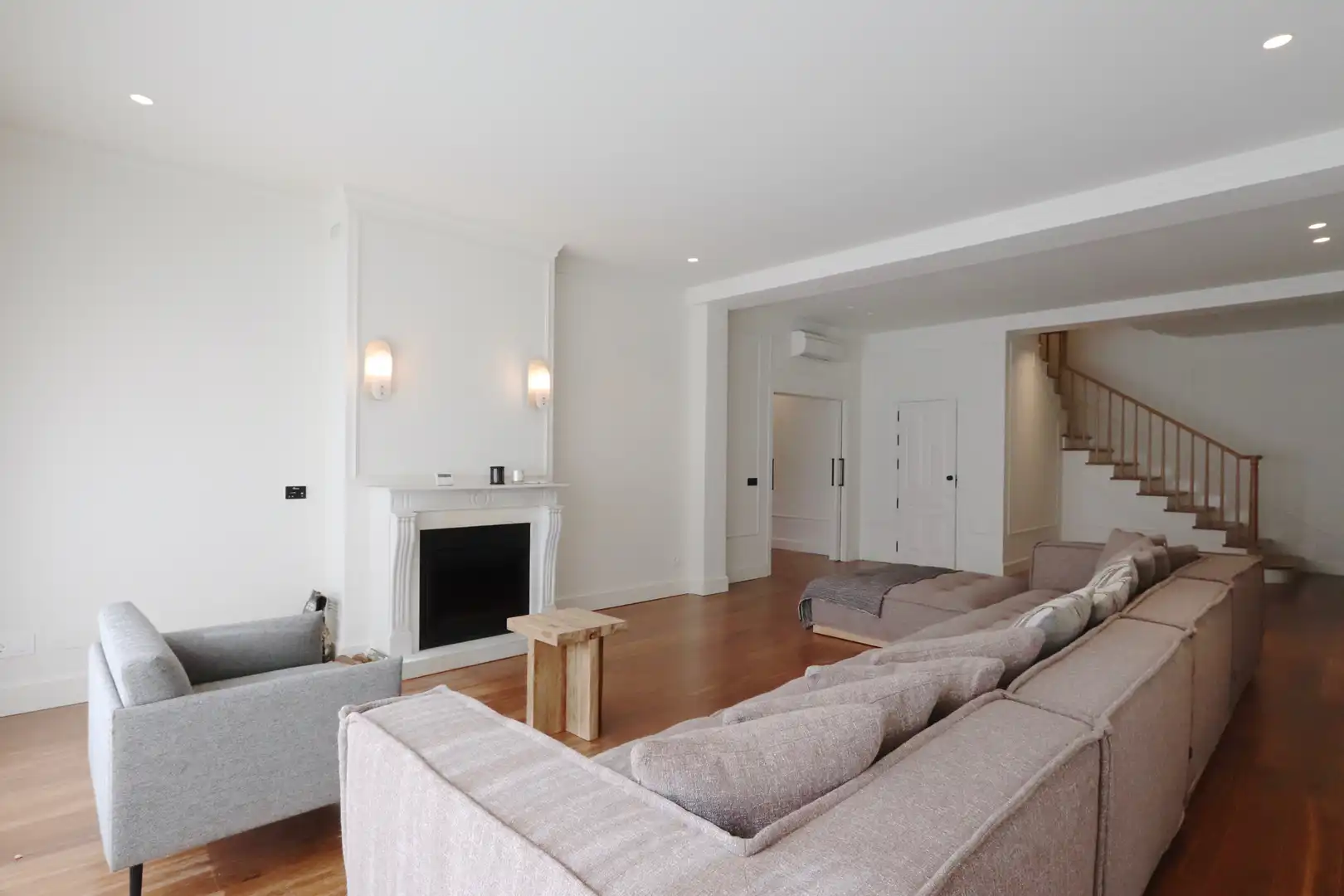Sala d'estar de Casa o xalet de lloguer en Madrid amb Aire condicionat, Calefacció i Jardí privat