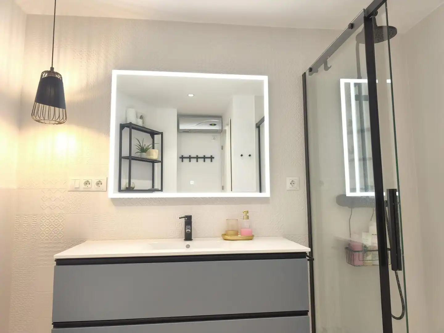 Bathroom of Flat for rent in Vélez-Málaga