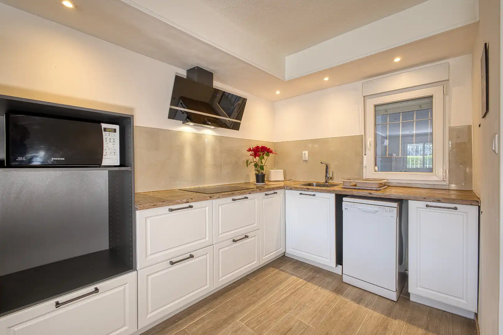Kitchen of Flat for rent in El Campello  with Air Conditioner, Heating and Private garden