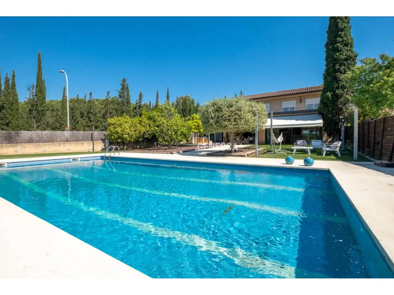 Piscina de Casa o chalet en venta en Matadepera con Calefacción, Jardín privado y Parquet