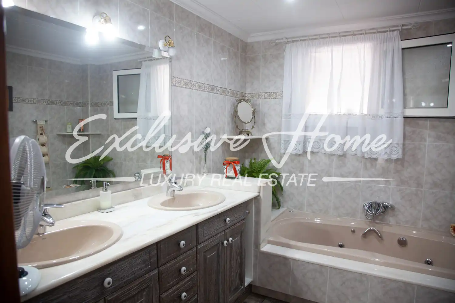Bathroom of Attic for sale in Benicarló  with Air Conditioner, Terrace and Furnished