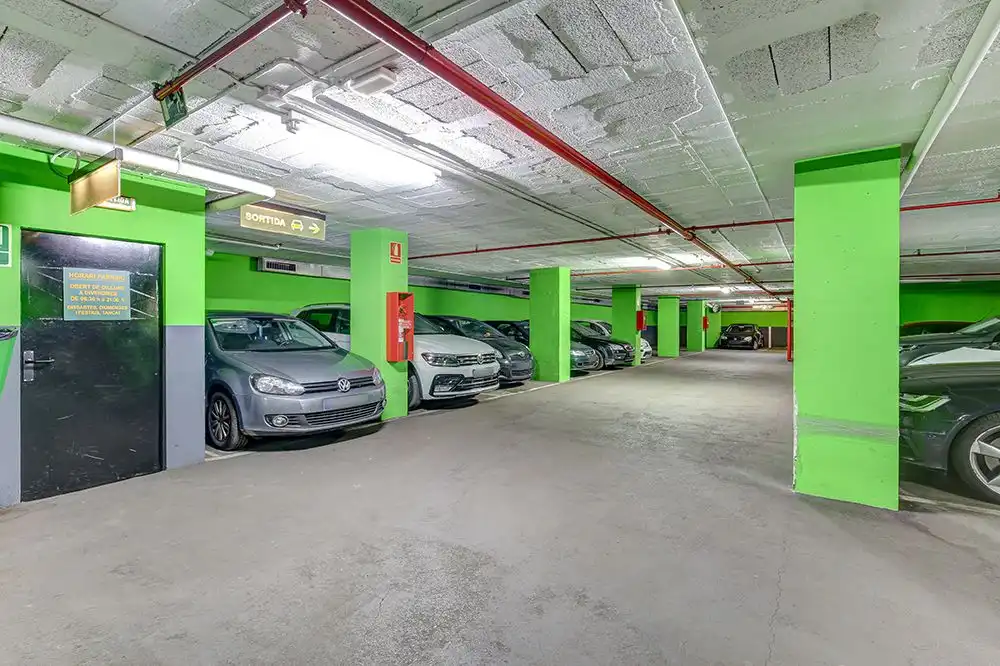 Parkplatz von Garage zur Miete in Barcelona