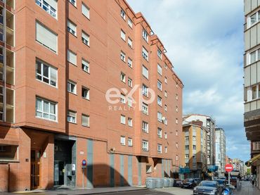 Pis amb ascensor en venda a HERMANOS FELGUEROSO 76