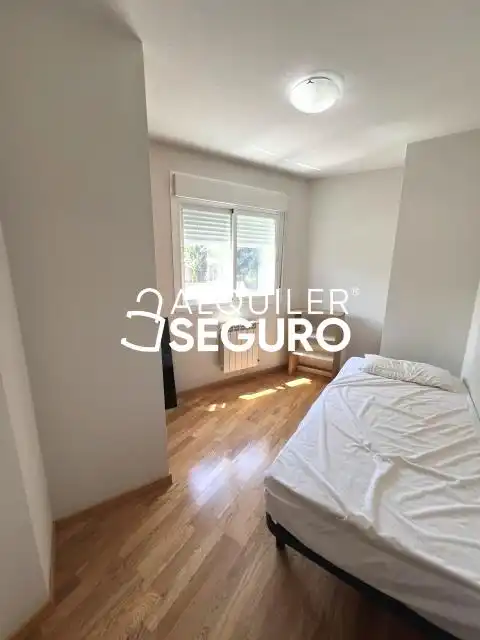 Piso de alquiler en Calcio, Butarque