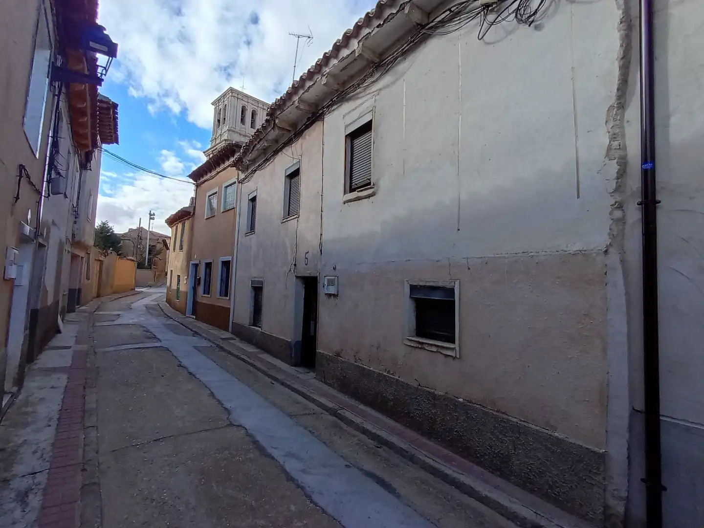 Vista exterior de Casa adosada en venta en Medina de Rioseco, Valladolid