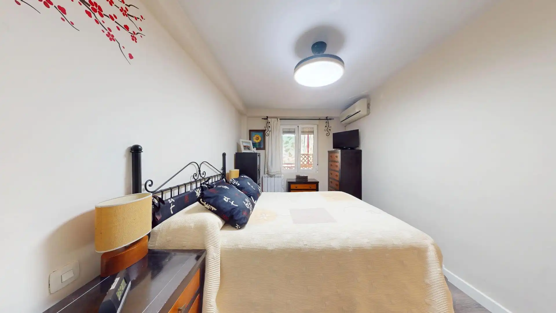 Bedroom of Flat for sale in Madrid  with Air Conditioner, Heating and Terrace