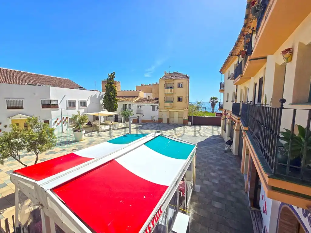 Vista exterior de Pis en venda en Torremolinos amb Aire condicionat, Jardí privat i Terrassa