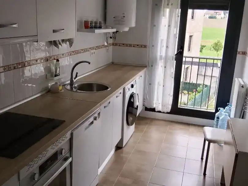 Cuina de Pis en venda en Ribamontán al Monte amb Parquet i Moblat