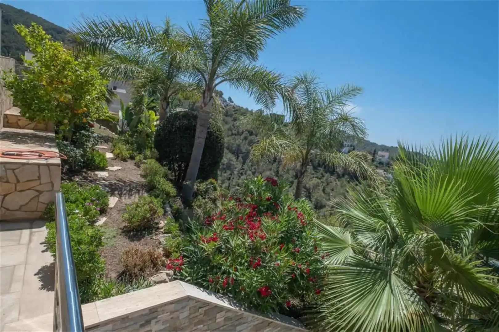 Jardí de Casa o xalet en venda en Sitges amb Aire condicionat, Piscina i Balcó
