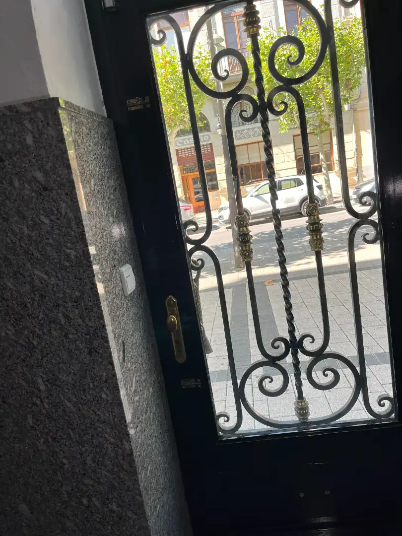 Gewerbefläche zum Verkauf in Avinguda Constitució 12, imagen 4