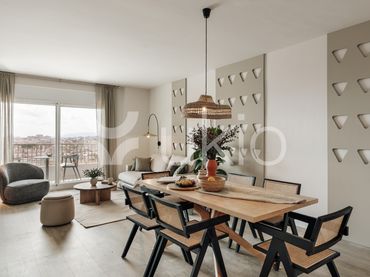 Mini appartamento con balcone in affitto a Carrer d'Aragó