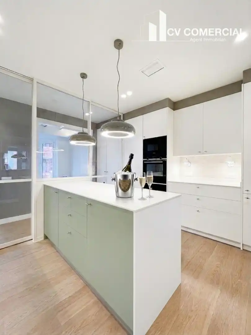 Kitchen of Flat for sale in Barcelona  with Air Conditioner, Heating and Parquet flooring