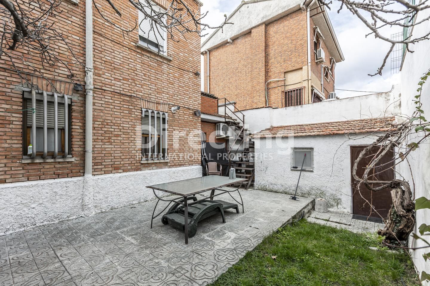 Vista exterior de Casa o xalet en venda en  Madrid Capital amb Calefacció, Jardí privat i Terrassa
